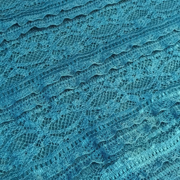 Girls size 8 Lace Dress - Picture 2 of 6